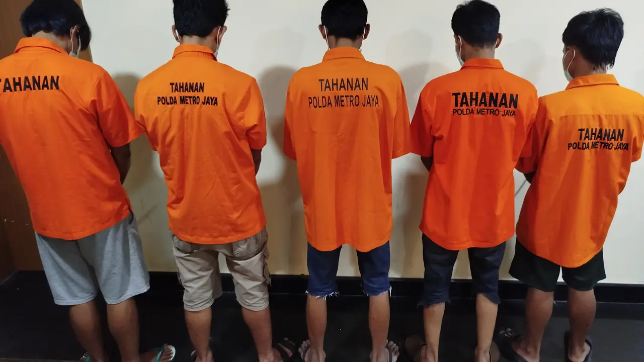 Polisi menangkap 5 orang pelaku terkait pencurian bajaj (Istimewa)
