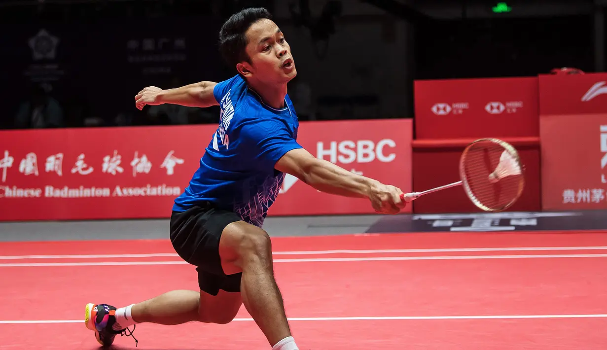 Chen Long lagi-lagi berhasil diitaklukkan oleh Anthony Ginting hanya dalam dua set langsung dengan skor 21-15 dan 21-15. (AFP/Stringer)