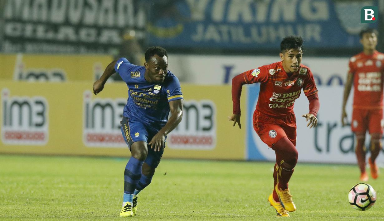 Kabarnya, manajemen Persib rela menggelontorkan dana sekitar Rp8,5 miliar-Rp10 miliar untuk menggaji Essien selama satu musim. (Bola.com/M Iqbal Ichsan)