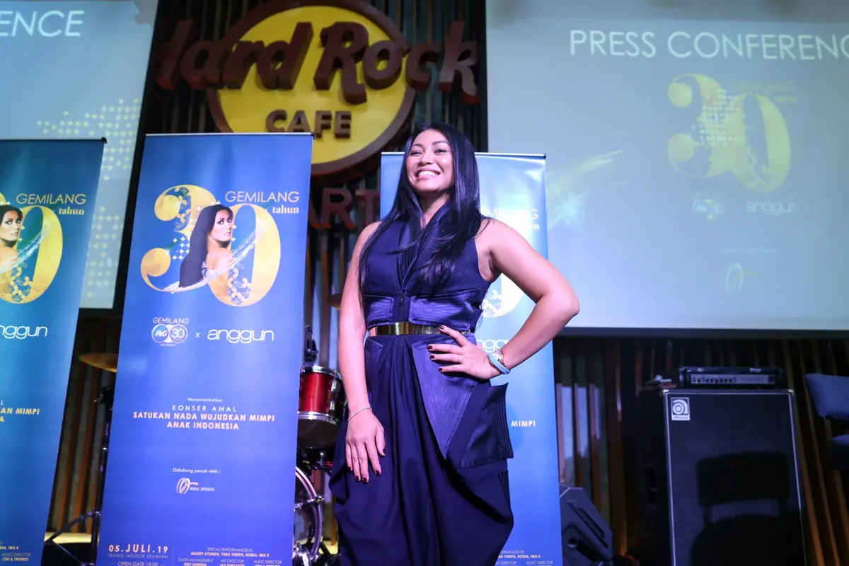 [Fimela] Anggun C Sasmi