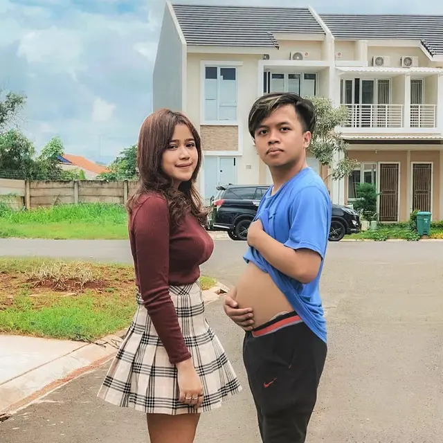 6 Editan Foto Pria Temani Seleb Jalan-Jalan Pagi Ini Halu Banget