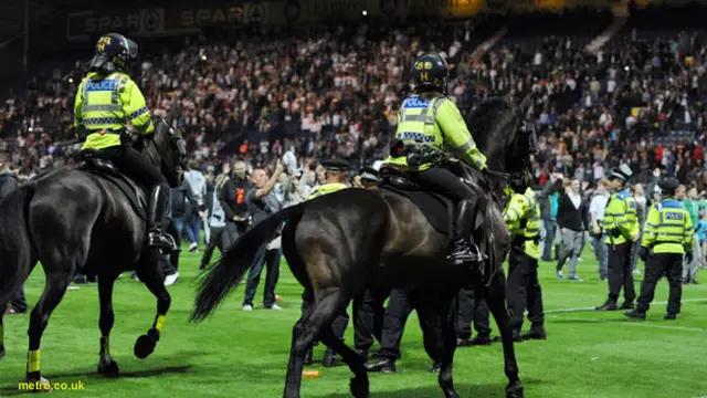 Panitia Capital One Cup Diinjak Kuda Polisi