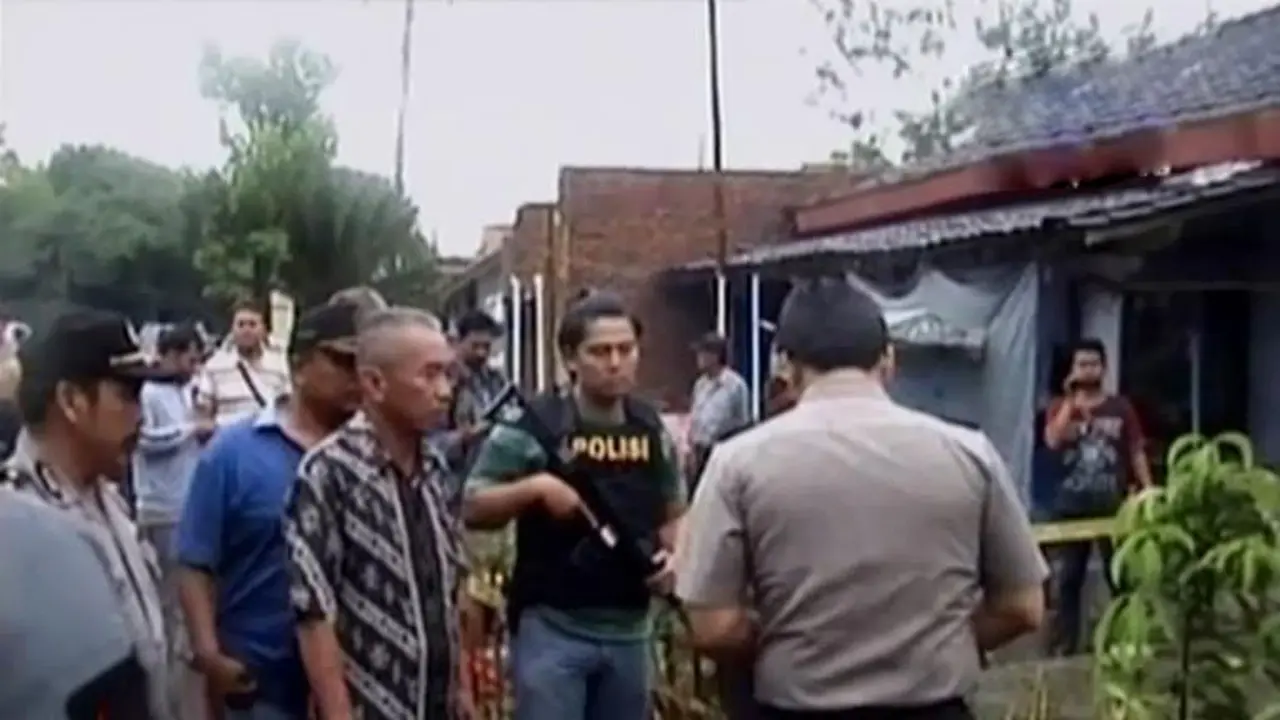 Segmen 1: Gudang Terbakar hingga Densus 88 Tangkap Pria di Brebes