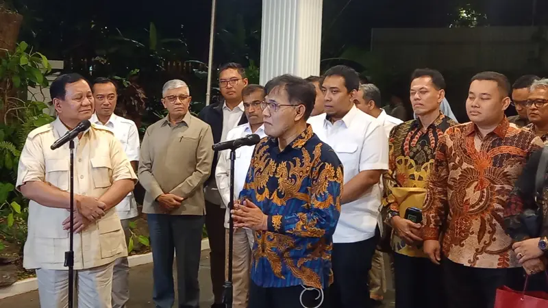 Politikus PDI Perjuangan (PDIP) Budiman Sudjatmiko menemui Ketua Umum Partai Gerindra Prabowo Subianto