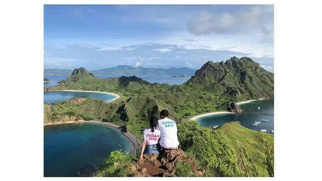 7 Potret Tiwi Eks T2 dan Suami Bulan Madu di Labuan Bajo, Romantis