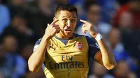 Ekspresi penyerang Arsenal, Alexis Sanchez usai mencetak gol ke gawang Leicester pada laga Liga Inggris di Stadion King Power, Inggris, Sabtu (26/9/2015). (Reuters/Darren Staples)