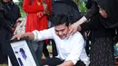 Berita duka cita kembali menghampiri dunia hiburan di Tanah Air. Ayah komedian Indra Bekti, Aruji Priyanto bin Soemardiman Tjokrodirjo, meninggal dunia, Sabtu (12/12/2015). (Deki Prayoga/Bintang.com)