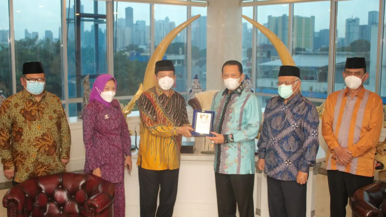 Bamsoet Dukung BAZNAS dan Gerakan Cinta Zakat