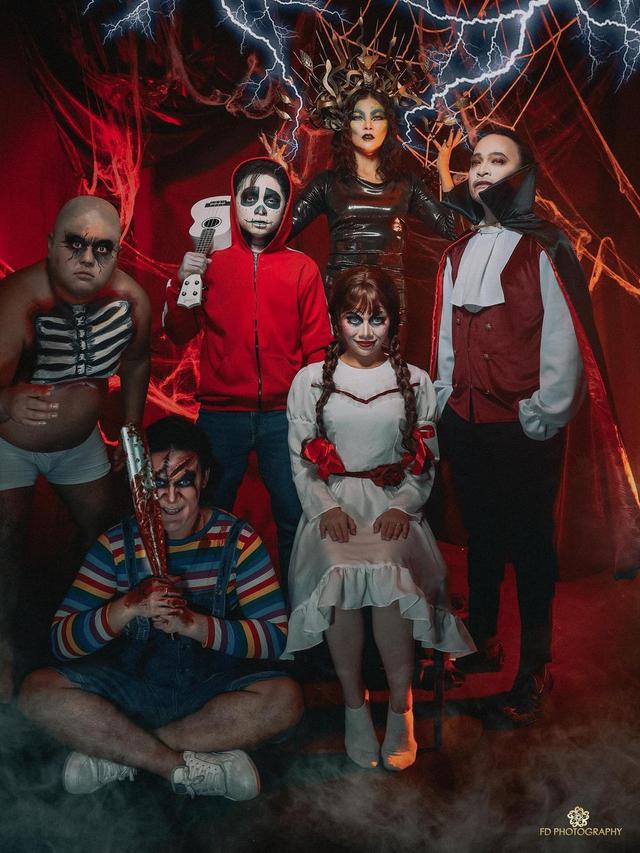 7 Gaya Pemotretan Keluarga Ruben Onsu Bertema Halloween, Curi Perhatian