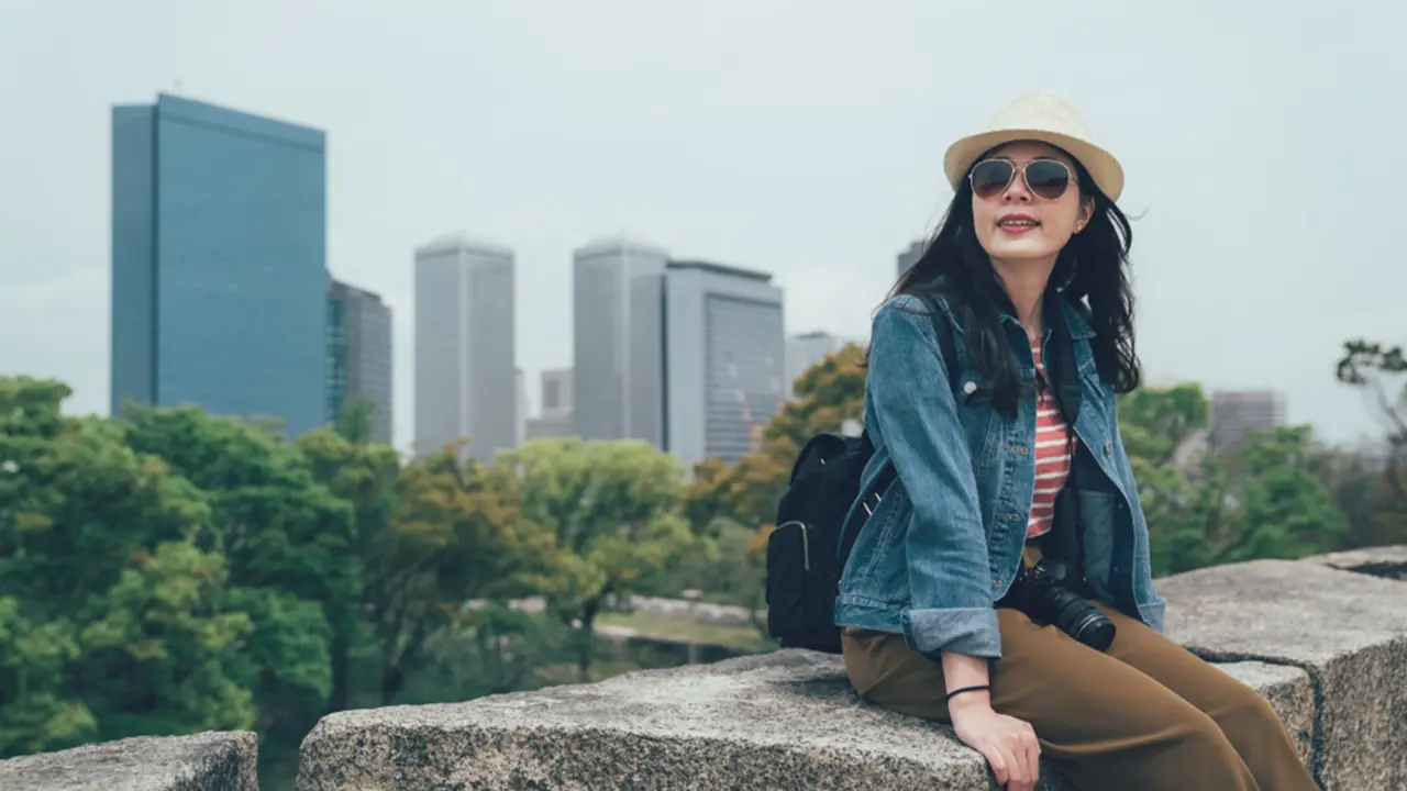 perempuan dan pria minder