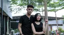 Kedekatan penyanyi Rinni Wulandari dengan DJ Jevin Julian menimbulkan banyak spekulasi dari para fans keduanya. (Adrian Putra/Bintang.com)