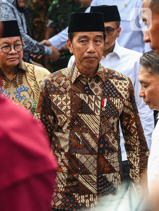 Presiden Jokowi didampingi Sekretaris Kabinet (Seskab) Pramono Anung. (Liputan6.com/Angga Yuniar)