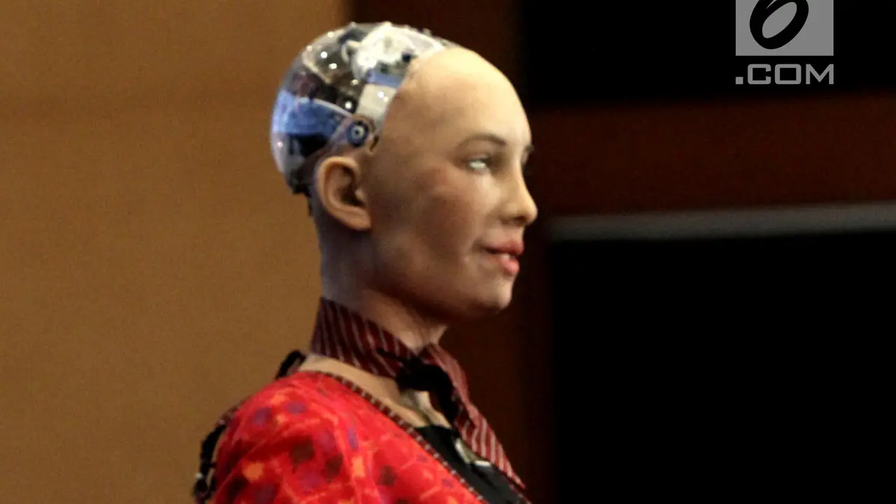 Penampilan Sophia, Robot Tercerdas di Dunia Saat Berkebaya