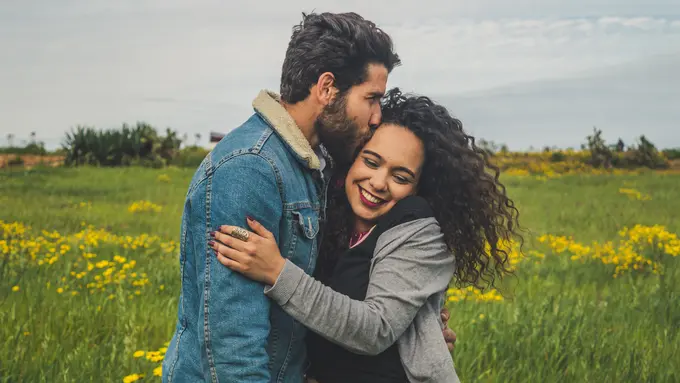 pasangan cinta