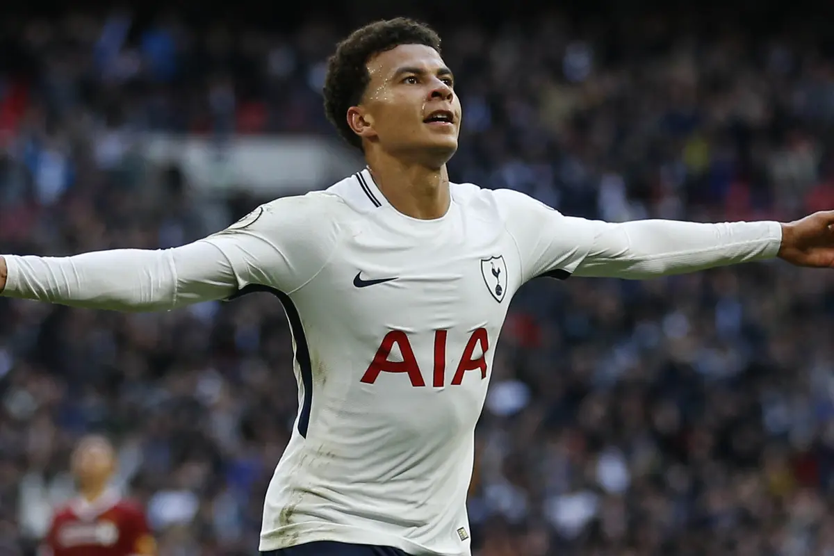 FOTO: 5 Pesepak Bola Top yang Merupakan Fans Liverpool