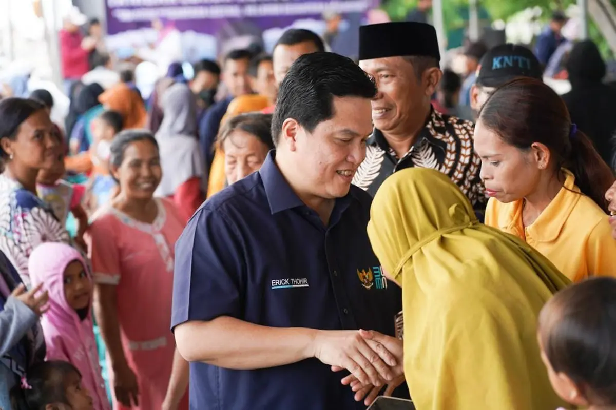 Menteri BUMN Erick Thohir saat temu warga nelayan di Tambak Loro, Semarang, Jawa Tengah, Sabtu (29/10/2022)