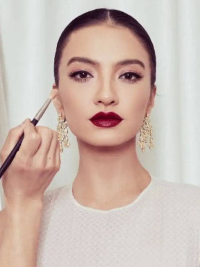 Makeup Raline Shah Pada Cannes Film Festival 2022