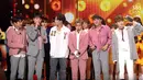 Beberapa waktu lalu, iKON merajai char lagu lewat lagu Love Scenario. Dan mereka baru saja merilis single terbarunya, Rubber Band. (Foto: koreaboo.com)