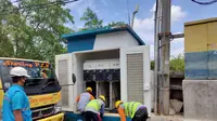 Perbaikan listrik di area banjir Tangerang. (dok PLN)