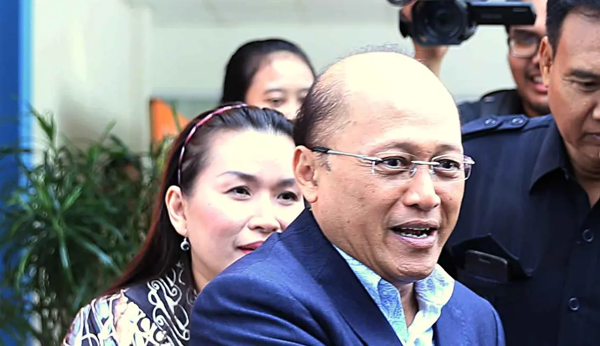 Mario Teguh menjelaskan bahwa Kiswinar bukan anak hubungannya dengan istri sebelumnya, Aryani Soenarto. Melainkan hubungannya Aryani dengan lelaki yang ia sebut sebagai Mr. X. (Nurwahyunan/Bintang.com)