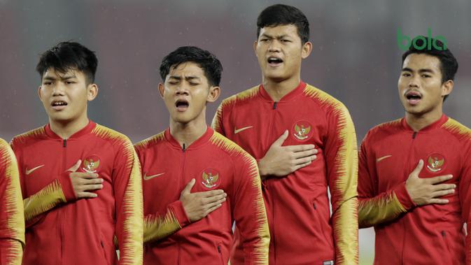 Pemain Indonesia saat melawan Chinese Taipei pada laga AFC U-19 di SUGBK, Jakarta, Kamis (18/10/2018). Indonesia menang 3-1 atas Chinese Taipei. (Bola.com/M Iqbal Ichsan)