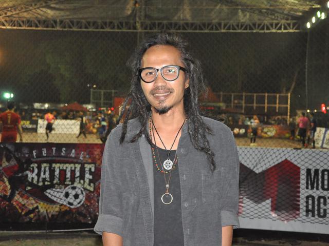 Lirik Lagu Ada Yang Hilang Ipang Ragam Bola Com A e d dm a e aku hanya bisa terdiam melihat kau pergi d dm dari sisi. lirik lagu ada yang hilang ipang