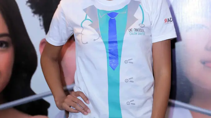 [Bintang] Aurelie Moeremans