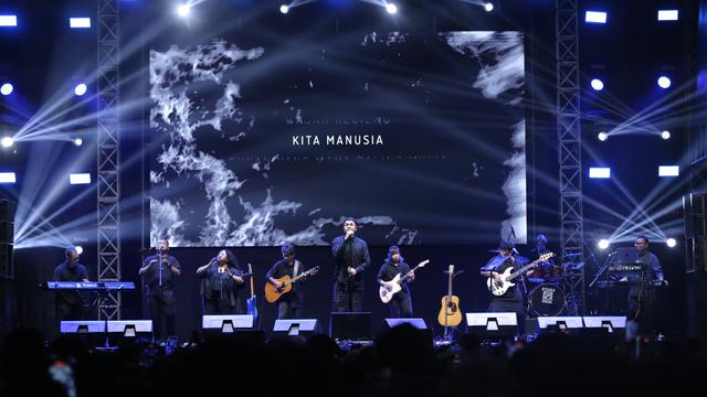 Tulus di KLBB 2024 [Daniel Rachmad/Fimela]