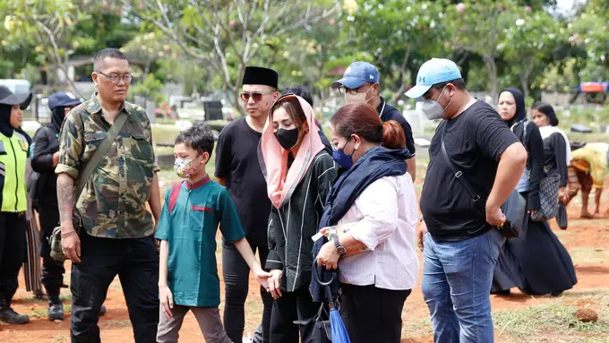 Pemakaman aktor sinetron Iqbal Pakula