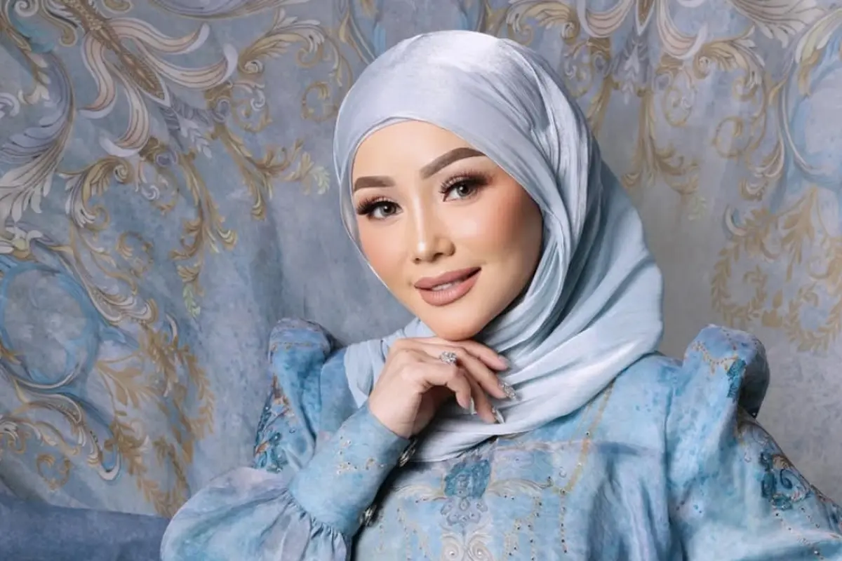 Kristina mantap berhijab