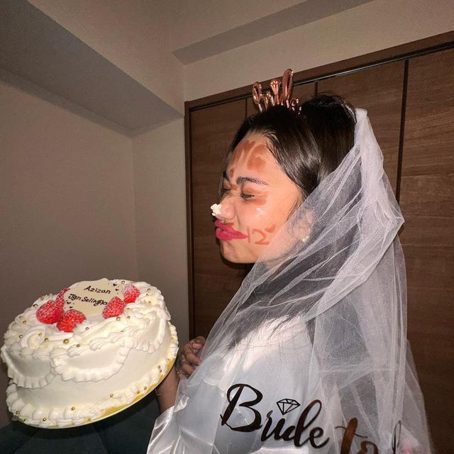 6 Potret Bridal Shower Azizah Salsha, Dikabarkan Menikah dengan Pratama Arhan Hari Ini