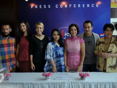 Sejumlah selebriti saat menghadiri konferensi pers Konser Voice of Children, Jakarta, Rabu (7/10/2015). Konser ini untuk memberi dukungan kepada anak-anak Indonesia yang membutuhkan bantuan. (Liputan6.com/Faisal R Syam)