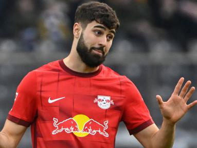 Kroasia menjelma menjadi kekuatan sepak bola di dunia dalam beberapa tahun ke belakang. Banyak dipenuhi pesepak bola hebat, Kroasia pun menjadi salah satu penyumbang pemain terbanyak di liga-liga top Eropa, sehingga banyak klub bersaing untuk mendapatkan jasa mereka. Seperti lima pemain berikut yang akhirnya berpindah klub pada awal musim 2023/2024 setelah diminati klub barunya. (AFP/Tobias Schwarz)