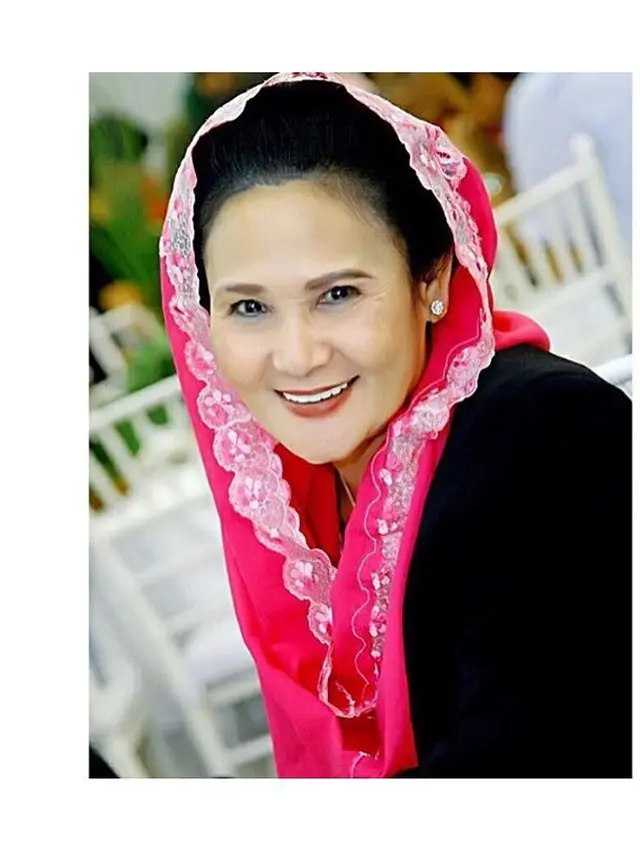 Jarang Terekspos, Ini 6 Potret  Ibu Krisdayanti yang Cantik Menawan