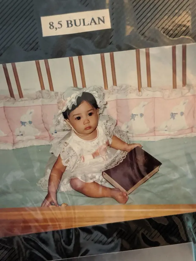 6 Potret Lucu Masa Kecil Anya Geraldine, Menggemaskan