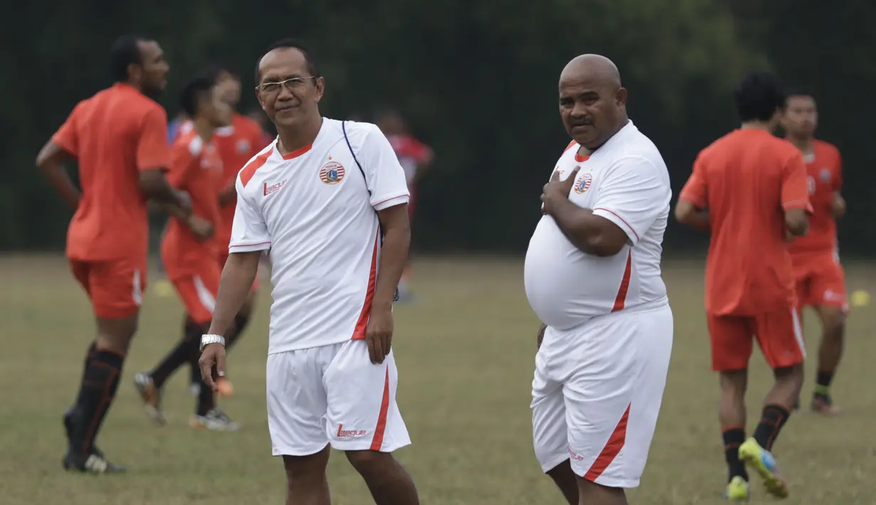 Pelatih yang akrab disapa Banur itu mengawali kariernya saat melatih PSIS Semarang pada tahun 2005 lalu. (Bola.com/Vitalis Yogi Trisna)