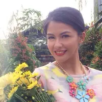 Revalina S Temat dan Rendy Aditya Gunawan resmi menikah di Bali.