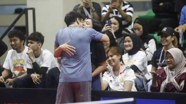 6 Momen Alleia Dampingi Ariel NOAH di Berbagai Kesempatan, Penuh Kasih Sayang