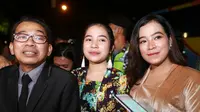 Heboh, Jarwo Kwat Gandeng Dua Cewek di Resepsi Kahiyang Ayu