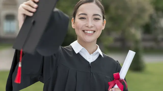 Perempuan Mengenyam Pendidikan