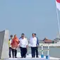 Jokowi meninjau proyek pengendalian banjir rob di Tambak Lorok, Kota Semarang, Provinsi Jawa Tengah pada Senin, 17 Juni 2024. (Foto: Muchlis Jr - Biro Pers Sekretariat Presiden)