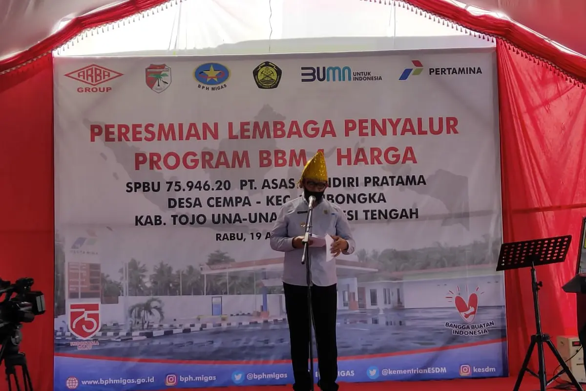 Bupati Kabupaten Tojo Una Una Mohamad Lahay