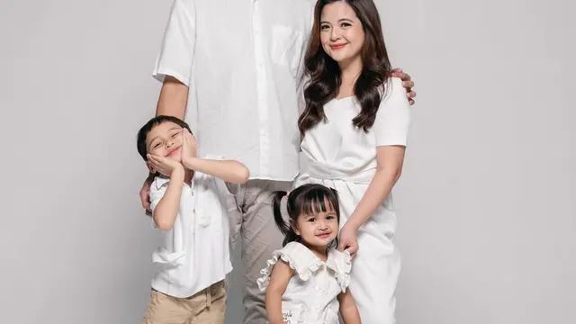 Pemotretan Terbaru Keluarga Tasya Kamila, Disebut Bak Keluarga Cemara (credit: instagram/tasyakamila)