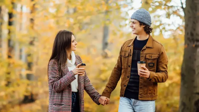 6 Hal Kecil Bikin Pasangan Jadi Baper  (photo by freepik.com)