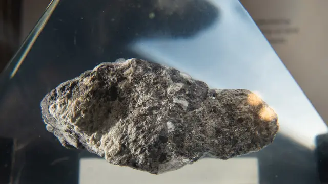 Batu Bulan