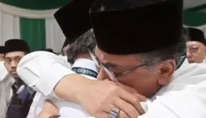 Momen Gus Yahya Menangis Haru Peluk Amir Said Husni Usai LPJnya Diterima Muktamar