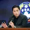 Ketua Umum PSSI, Erick Thohir memberikan keterangan saat konferensi pers mengenai perkembangan Timnas Indonesia Putri yang berlangsung di Stadion Utama Gelora Bung Karno (SUGBK), Senayan, Jakarta, Sabtu (21/09/2024). (Bola.com/Bagaskara Lazuardi)
