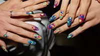 Jeremy Scott Nail Art | instagram.com/misspopnails