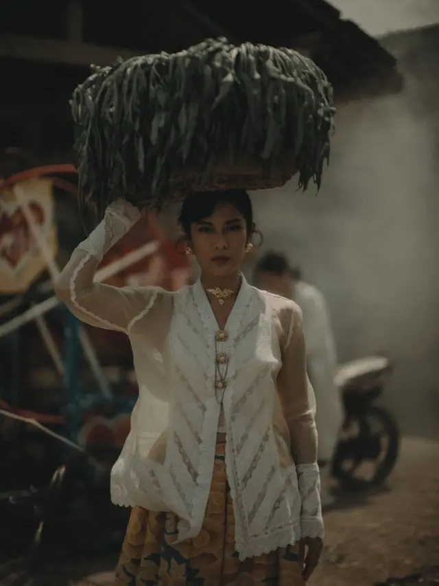 Inspirasi Mix and Match Kebaya Putih yang Stylish dari Raline Shah, Syifa Hadju hingga Putri Marino, Mana yang Jadi Favoritmu?