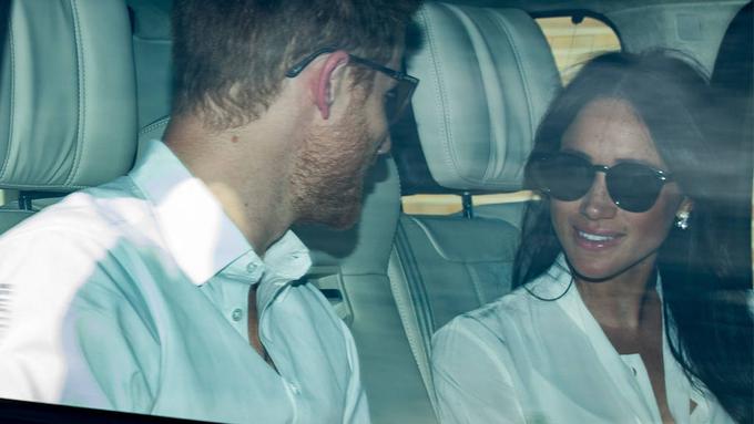 Meghan Markle Tetap Tersenyum, Meski Ayah Tak Dapat Hadiri Pernikahan